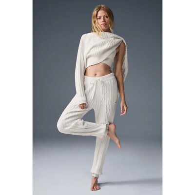【Alo Yoga】Cable Knit Winter Bliss Pant Cable Knit Winter Bliss Pant - Ivory | ALO