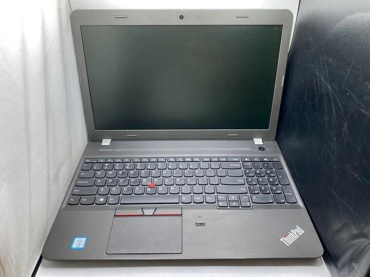 Lenovo ThinkPad E560 15,6" Intel Core i3-6100U @2,30 GHz 8 GB RAM 256 GB SSD - Immagine 4 di 4