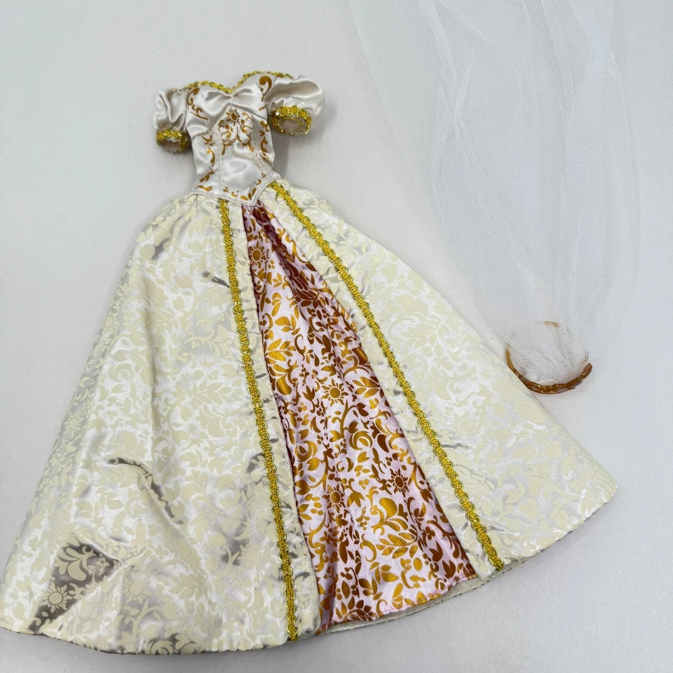 Lote Ropa Muñeca Princesa Disney Belle Cenicienta Blancanieves Conjunto Vestidos Foto 2 de 4