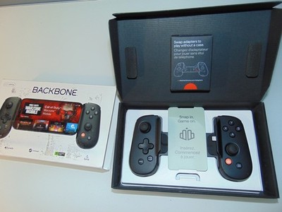 BACKBONE One - Gen 2 - Black - Lightning Port  Mobile Gaming Controller, Black