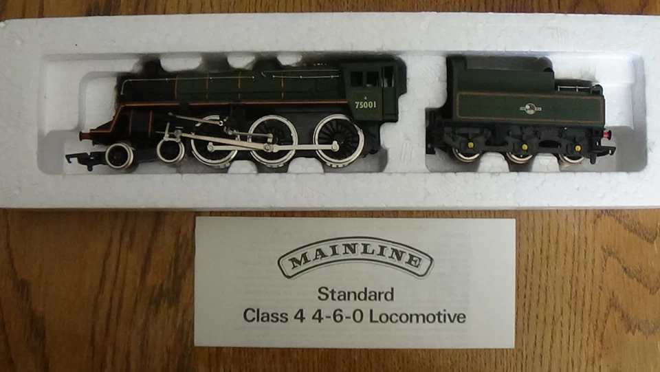 Mainline 37-053 BR 4-6-0 Standard class 4 in BR green boxed. - Image 3 of 4