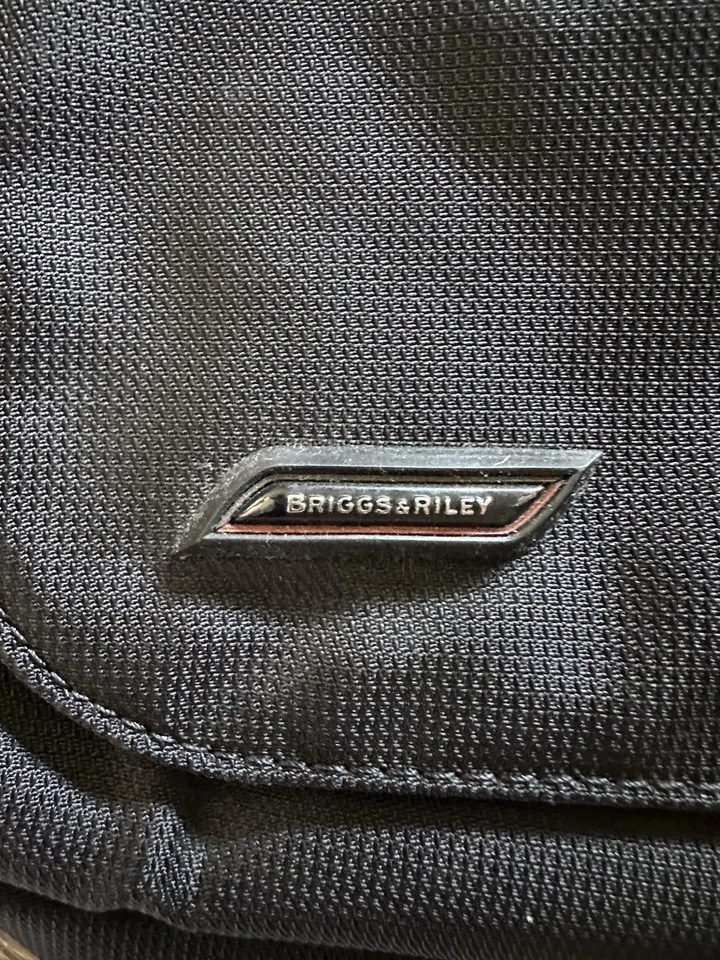 Briggs & Riley Travel ware Verb Grow Expandable Messenger Laptop Black Bag - Image 3 of 4