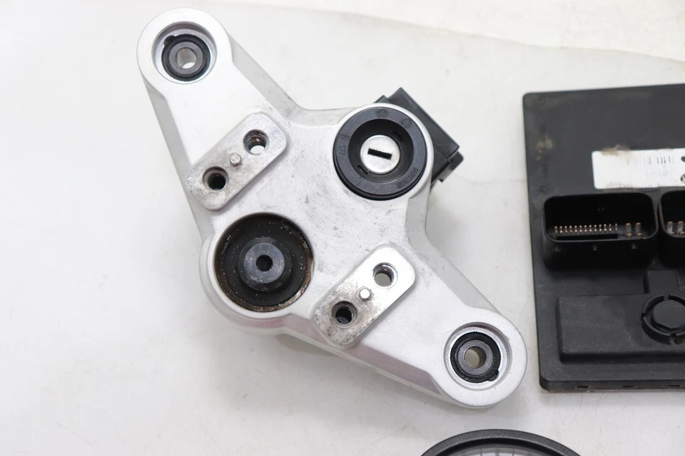 08-09 BMW R1200GS LLAVE DE BLOQUEO DE ENCENDIDO CALIBRE OEM CON BLOQUEO DE GAS Y ASIENTO SPEEDO *61K* Foto 3 de 4