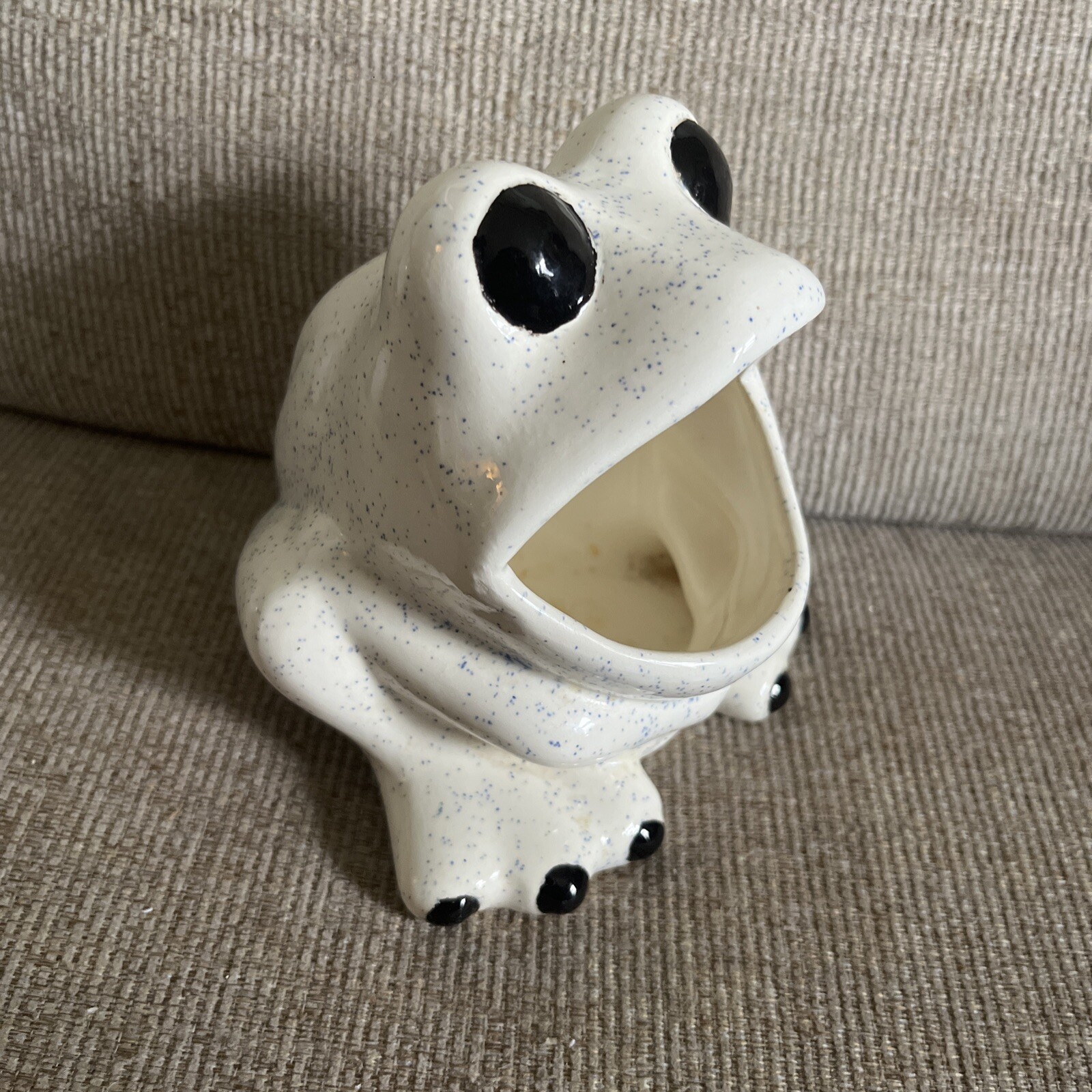 Vintage White Painted Frog Sponge Holder Soap Dish Signed Spotted Scrubby-image