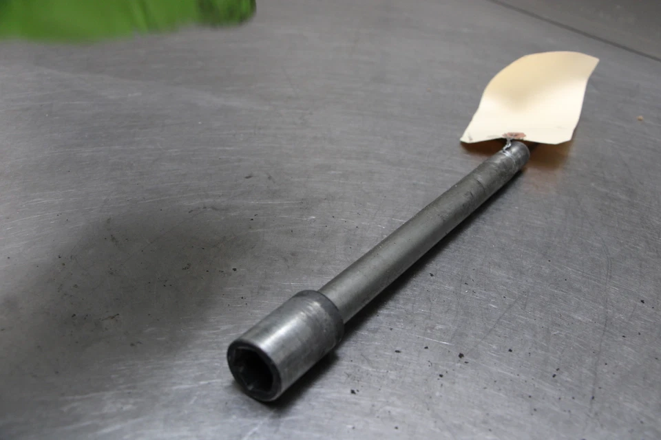 14-15 Honda CB500X Front Wheel Axle - Imagem 2 de 3