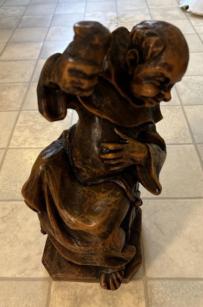 Mönch aus Wachs auf Bierfass, ca. 32 cm hoch, dekorative Figur