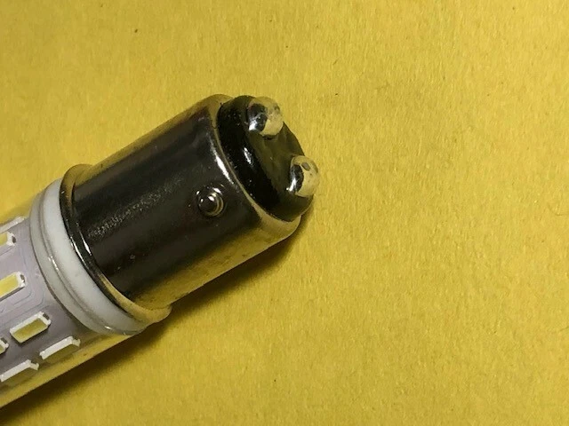 Bombilla LED Se adapta a muchas marcas y modelos de máquinas de coser Foto 3 de 4