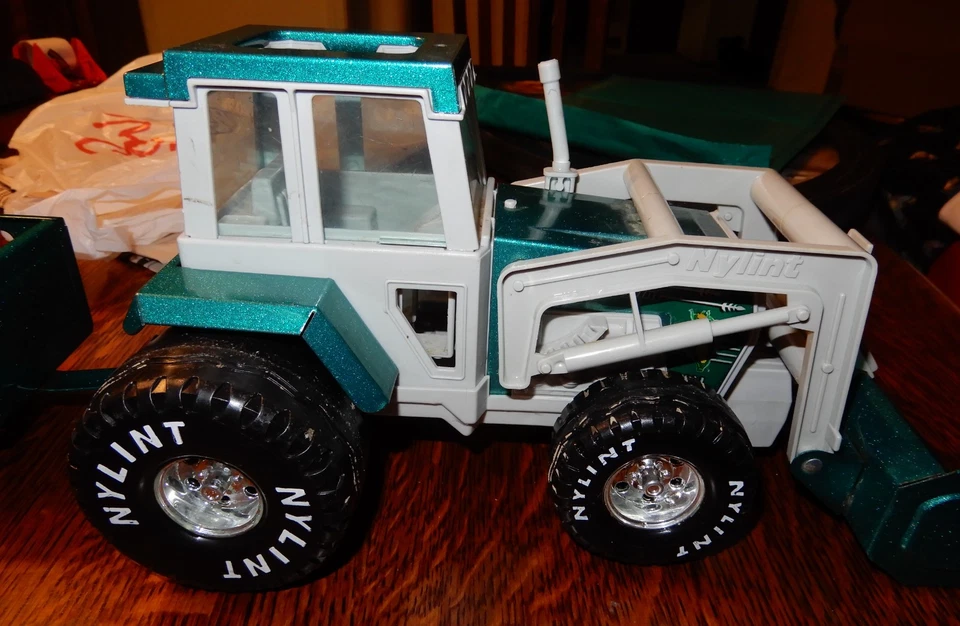 Vintage Nylint GreenSteel Farm Tractor Front Loader and Wagon - Image 2 of 4