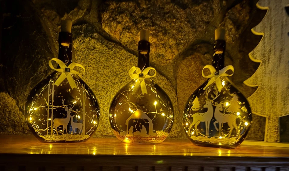 Escenas navideñas de invierno hechas a mano decorativas (3) botellas con luces de hadas Foto 3 de 4