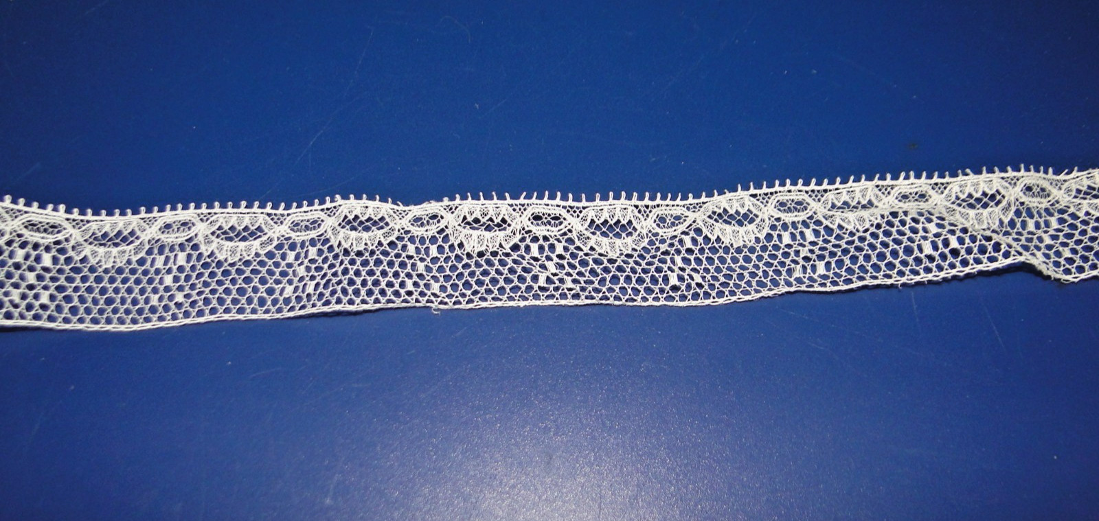Antigua Encaje Bordado Sobre Tul Blanco 1,40 Cm X 3 Cm Trabajo Francés