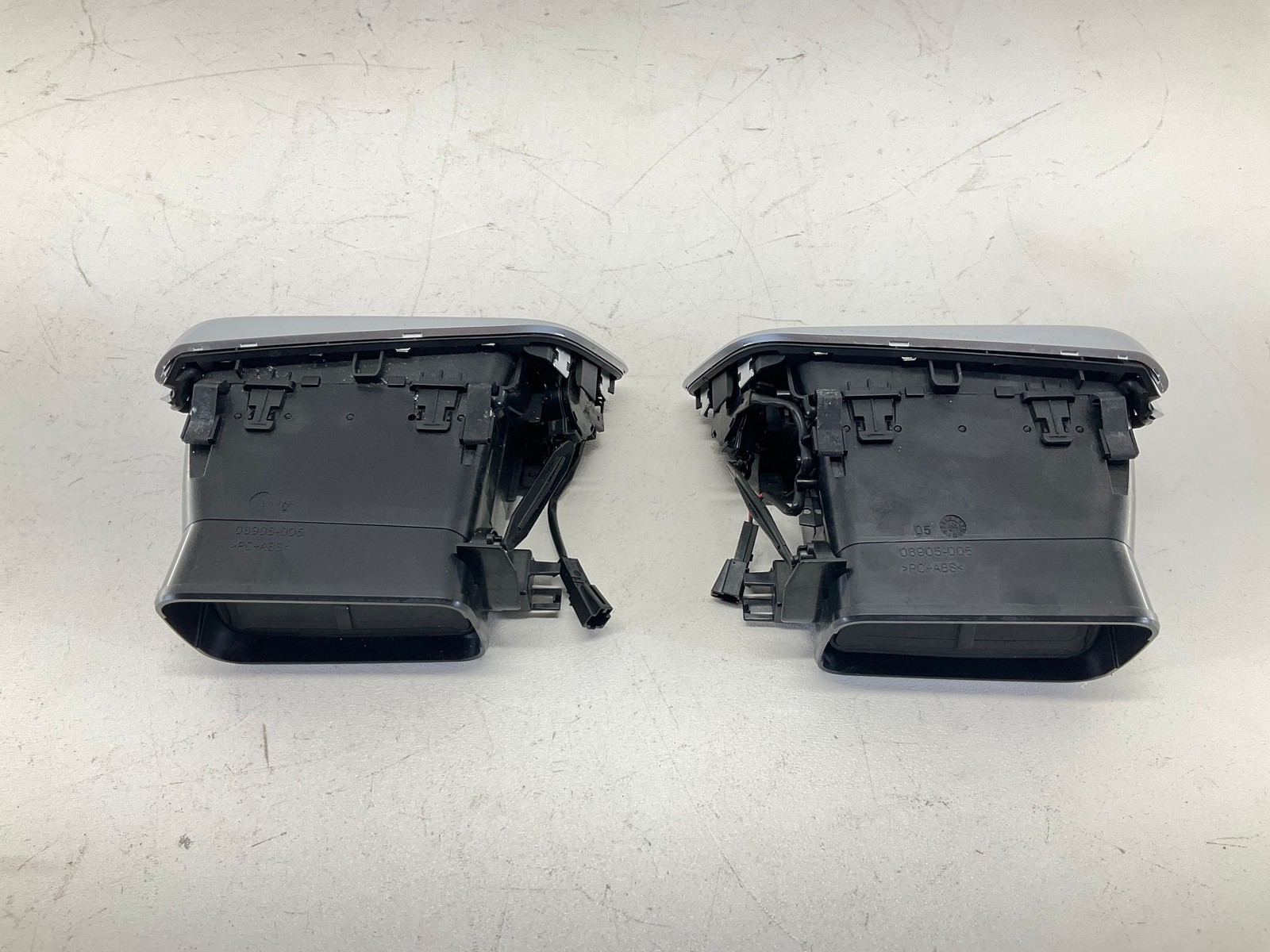 14-20 MASERATI Ghibli Front Left Driver & Right Passenger Dash Panel Air Vent CM