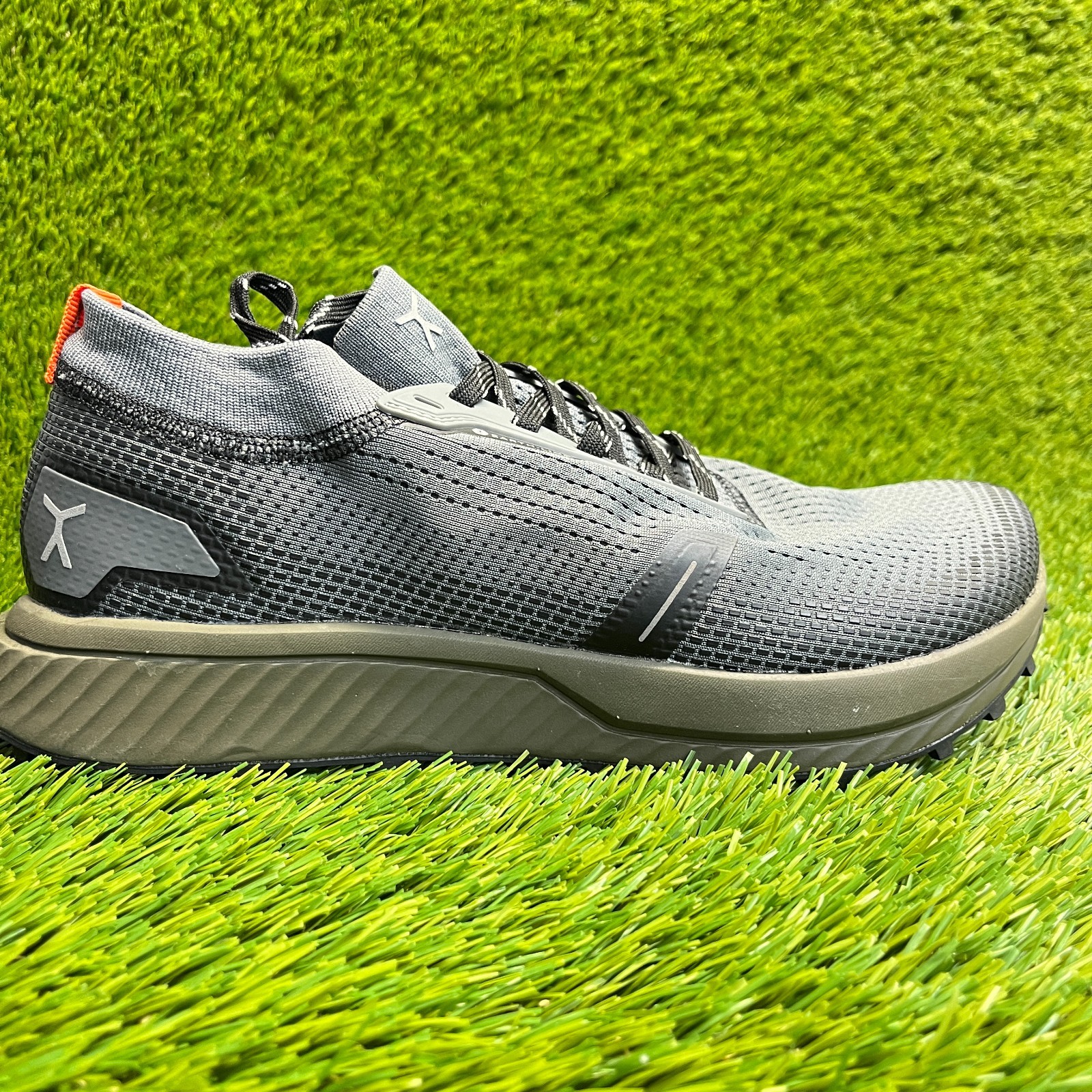 Flux Adapt Trail Runner Gray Mens Size 9 Womens Size 10.5 Athletic Knit Shoes