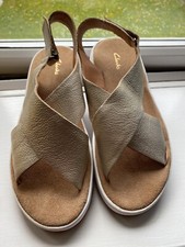 Image of 🔥🔥** RARE** CLARKS CHAMPAGNE LEATHER JEMSA CROSS SANDAL SIZE 4 BNWOB RRP £76🔥