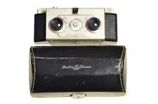 Delta Stereo 35mm camera with case. READ.