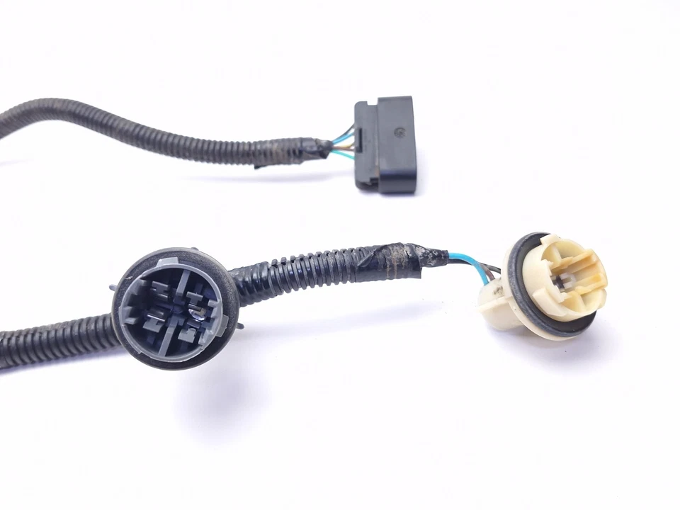 2004-2012 Chevy Colorado/GMC Canyon Left Tail Lamp Harness OEM - Image 3 of 4