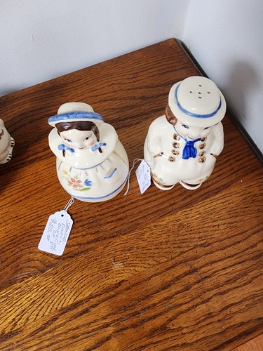 RARE shawnee Pottery Dutch Boy and Girl (Jack & Jill) salt and pepper shakers