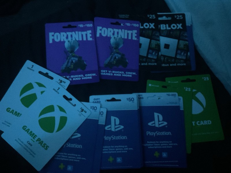 Mixed Lot Prepaid Gaming Gift Cards: Fortnite V-Bucks, Xbox, PlayStation, Roblox