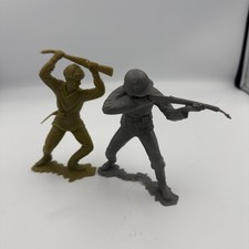 Vintage Lot of 2 Louis Marx MCMLXIII Plastic Army Men Toys 5.5"