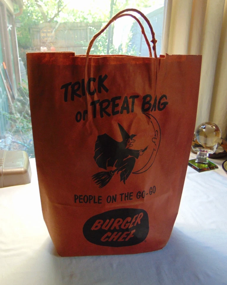 Holloween Trick Or Treat Bag VTG Paper Handles Burger Chef Black Witch Moon - Image 4 of 4