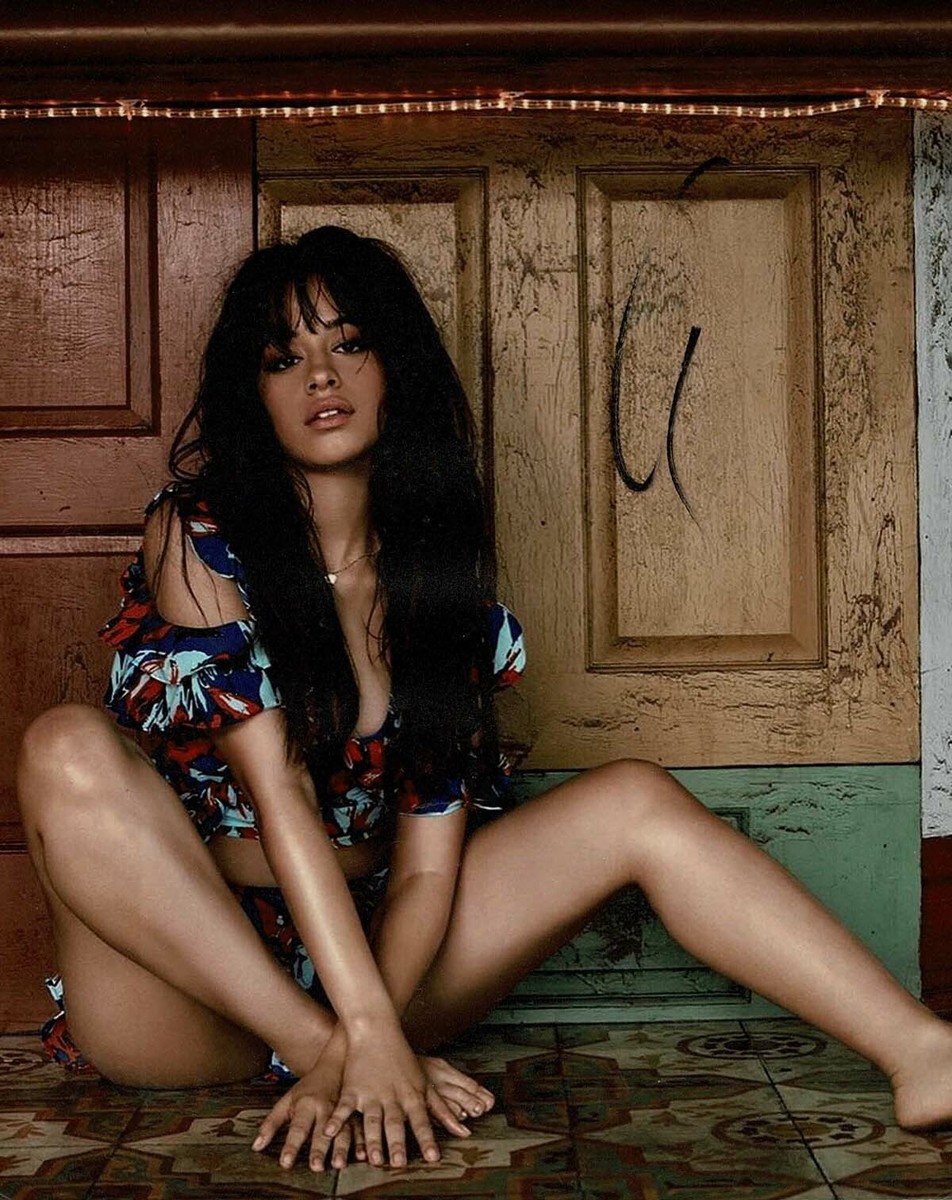 セール中…カミラ・カベロ直筆サイン入り超大型写真…Camila Cabello… セール中…カミラ・カベロ直筆サイン入り超大型写真…Camila