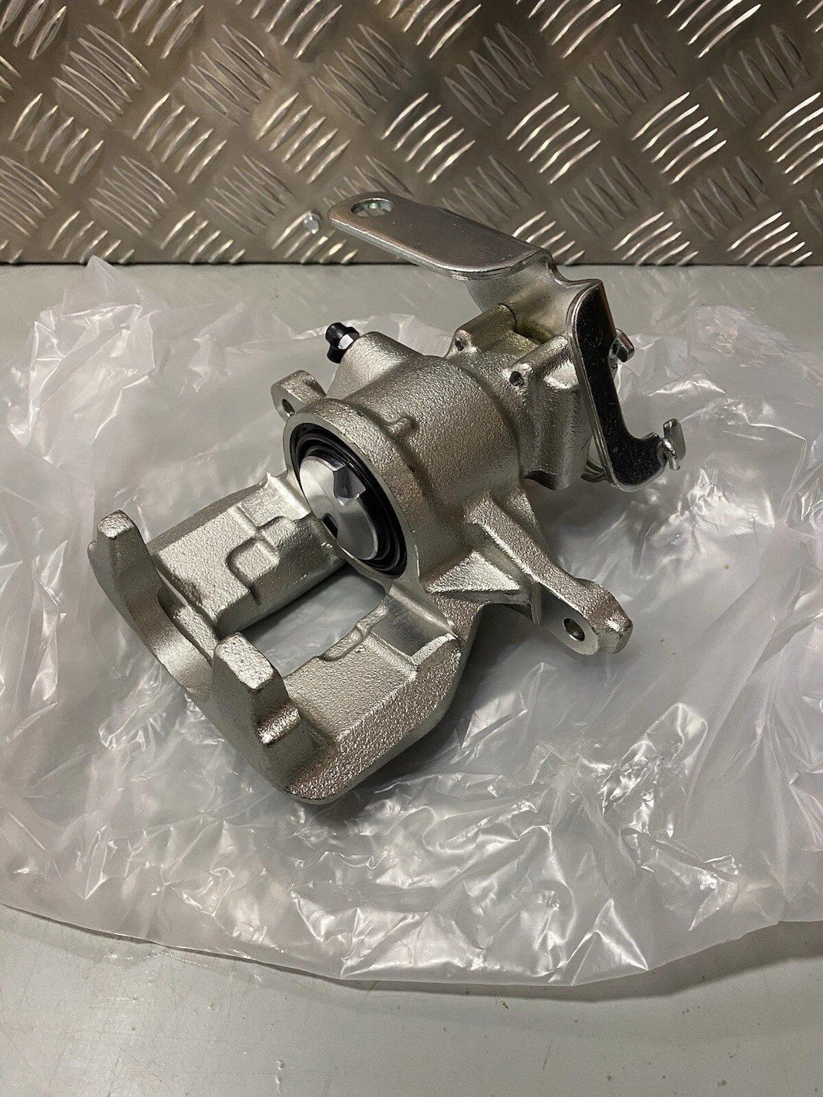 Shaftec BC2066R Brake Caliper Rear Right Fits Ford Transit Transit Brand New 8