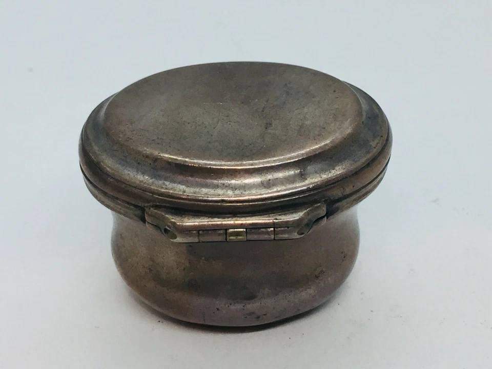 Antigua caja alemana de vinagreta de plata de ley del siglo XVIII Foto 3 de 4