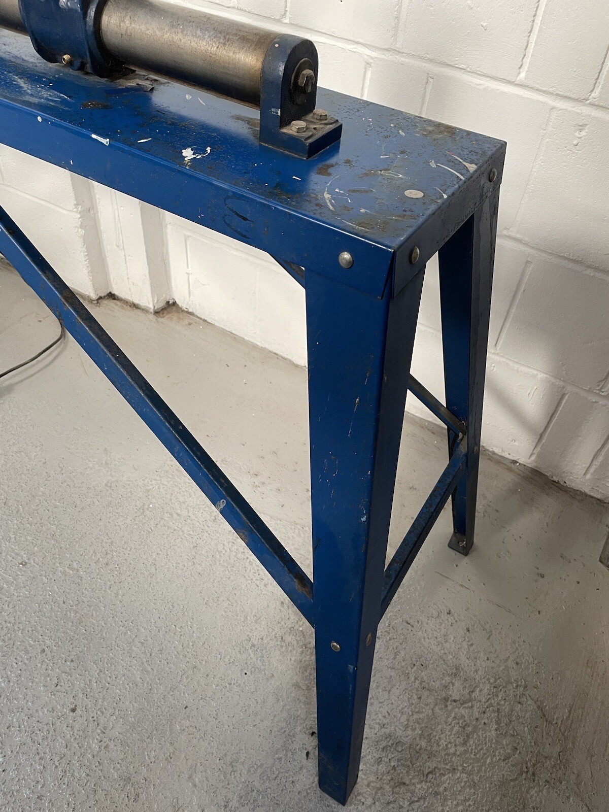 Draper Wood Turning Lathe WRT12A On Stand & Comes With Box Of Chisels