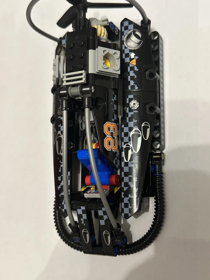 LEGO Technic 42002 Hovercraft, photo 2 of 3