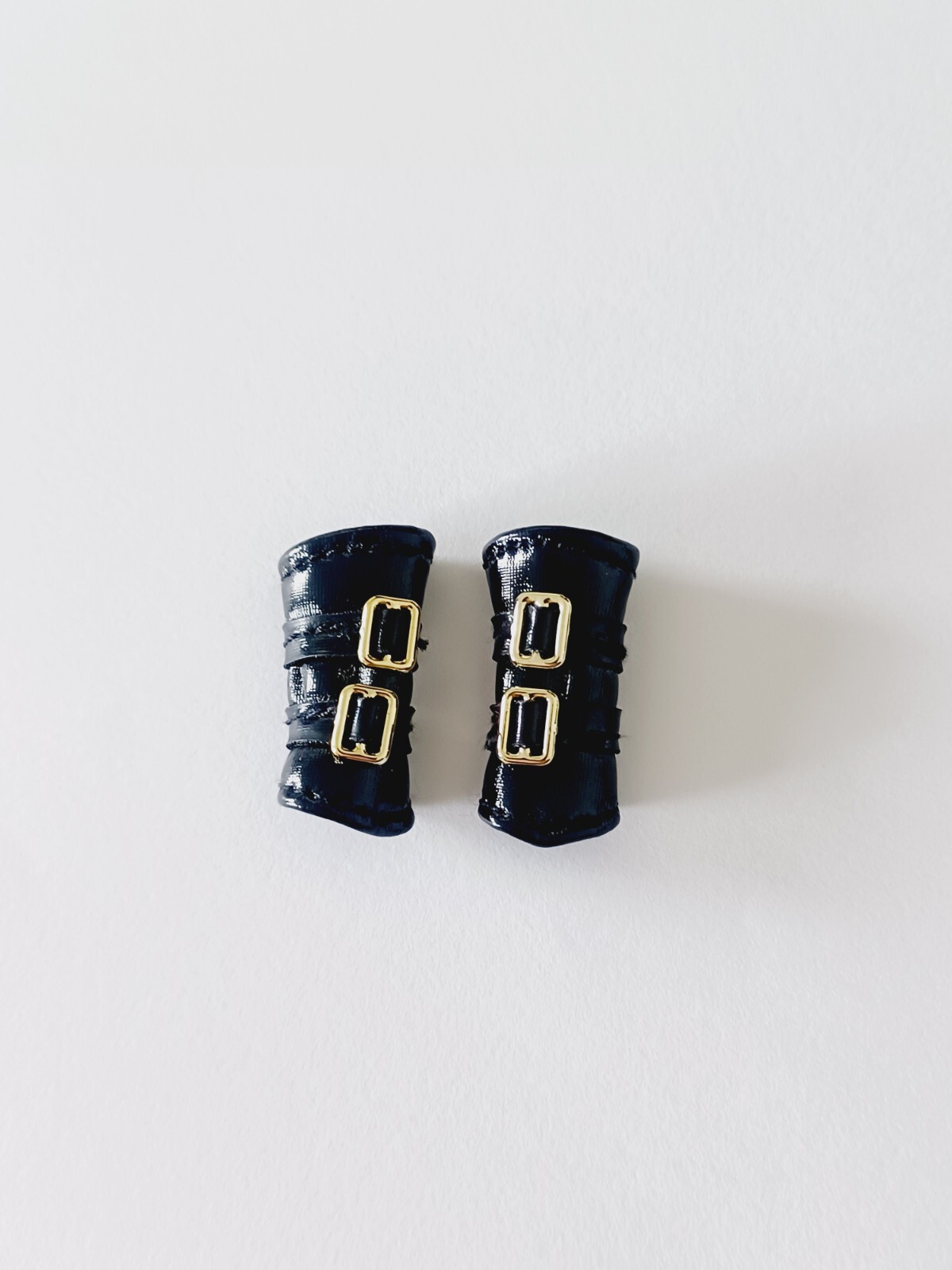 Lol Surprise OMG Doll Ferocious Black Gold Buckles Arm Glove Arm Wrist Warmers