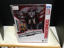 Transformers War For Cybertron Trilogy Optimus Prime  Damaged