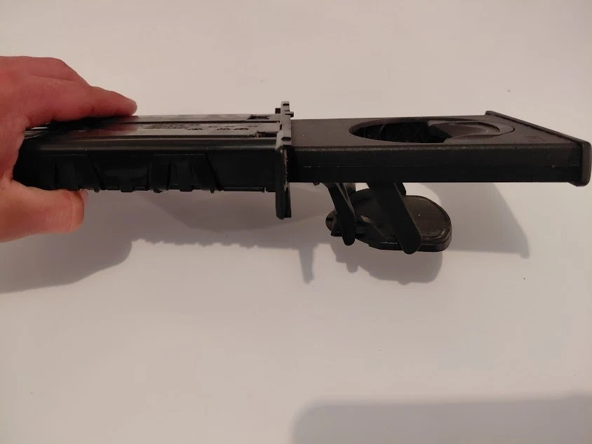 Portavasos derecho en salpicadero negro OEM BMW E90 E91 325i 325xi 330i 330xi 328i Foto 2 de 4