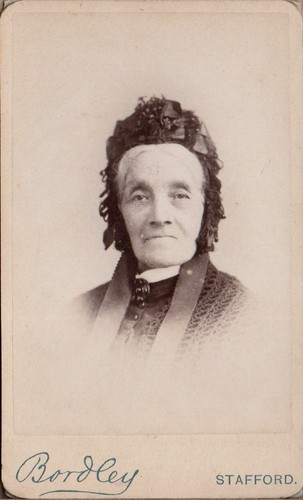 BORDLEY OF STAFFORD CDV PORTRAIT ALTE DAME MOTORHAUBE VIKTORIANISCHE MODEFOTO