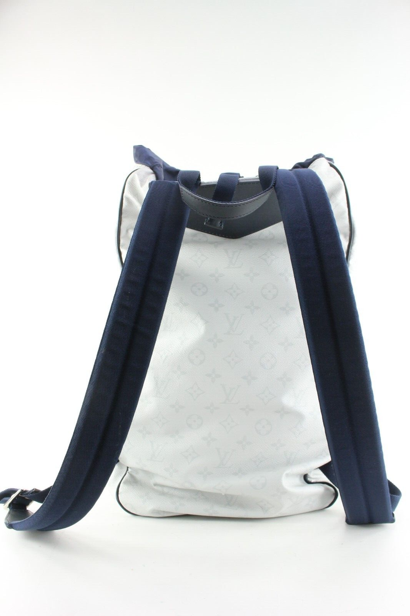 Louis Vuitton White Monogram Antarctica Ultralight Backpack  display picture 3