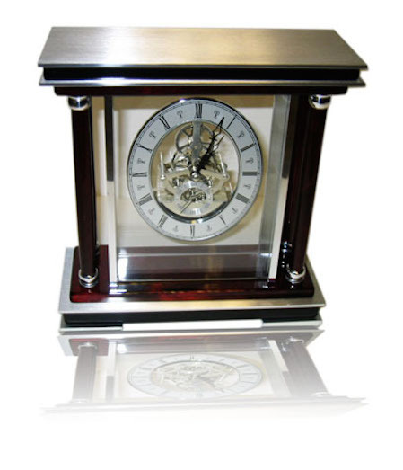 MANTEL CLOCK QUARTZ MOVEMENT ANTIQUE TABLE CLOCK WOOD METAL GLASS ROMAN NUMERALS