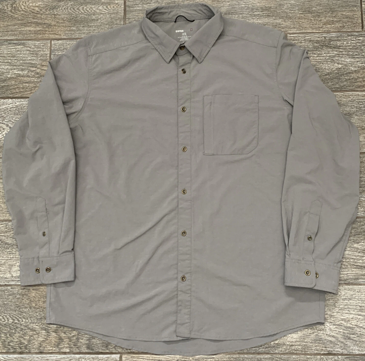 Swiss Tech Shirt Mens XLarge Light Grey Long Sleeve Button Down Casual Outdoor