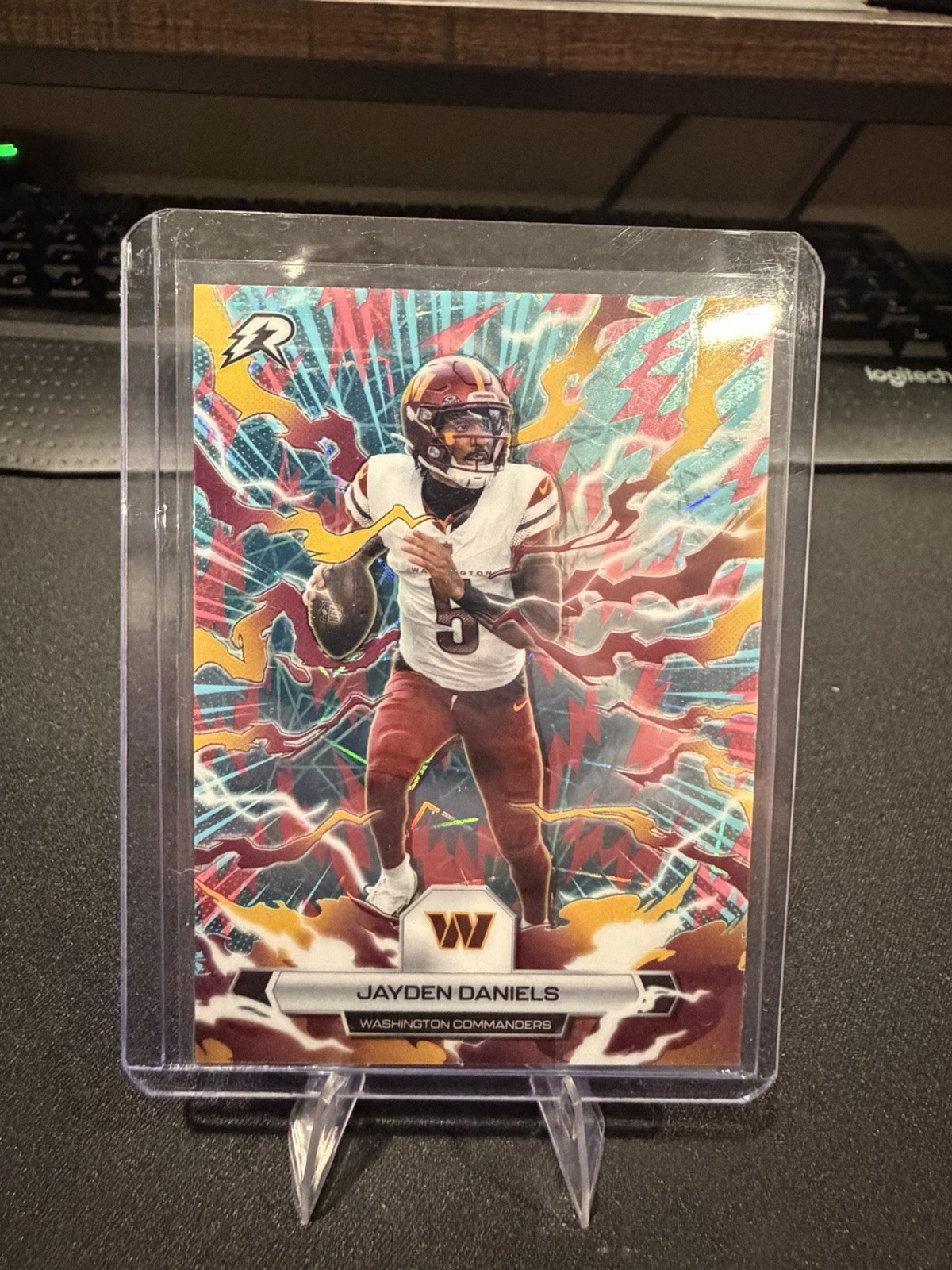 2025 Topps Resurgence Jayden Daniels #98 Sky Blue Pink Shock Refractor