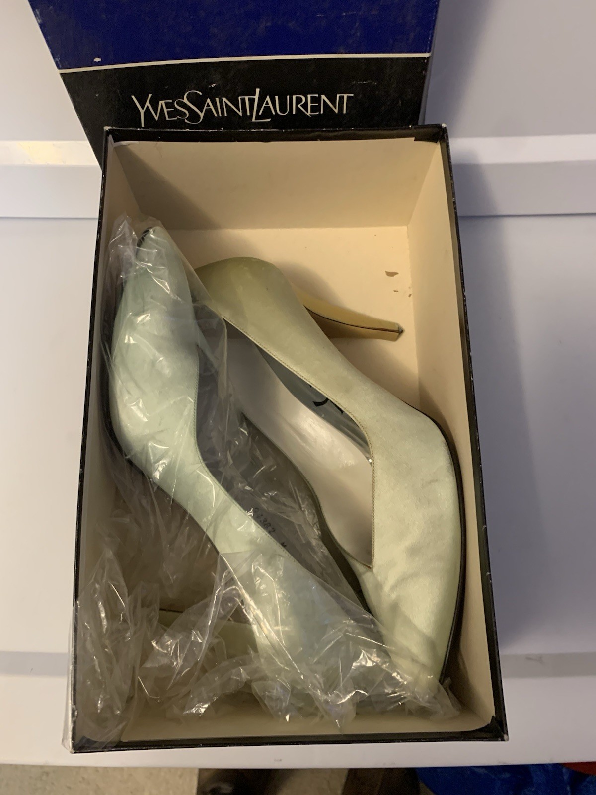 YVES SAINT LAURENT Womens Sz 8.5M Satin Heel thumbnail 4