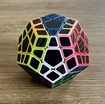Carbon Effekt Rubik's Style Megaminx Puzzle-vollständig & in fabelhaftem Zustand!