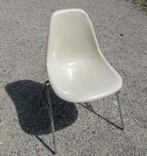 Vintage Authentic 1980s Herman Miller Ivory Color Fiberglass Shell Chair