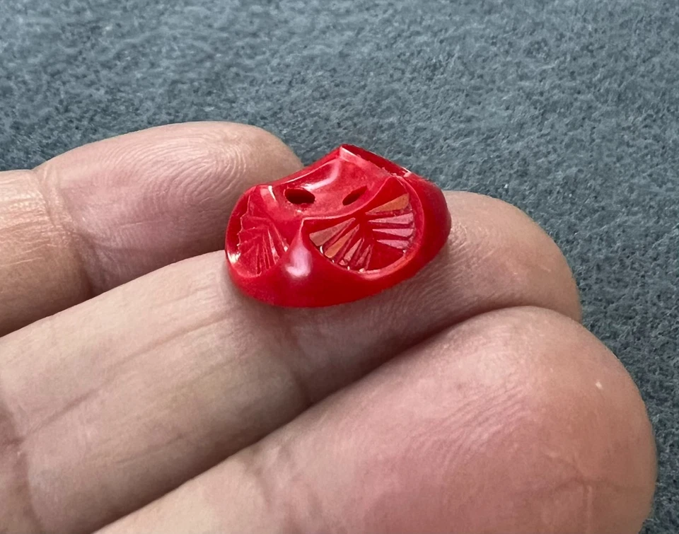 #706 Vintage 4 RED Plastic BUTTONS 2 Hole Flat 5/8" - Image 4 of 4