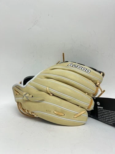 Wilson A2000 P12 Softball Glove - Thumbnail 2