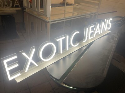 Leuchtreklame '' Exotic Jeans '' Schriftzug Kaltweiß - Für Einzelhandel