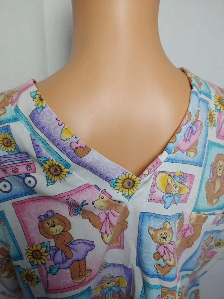 Osos de peluche exfoliantes de enfermera L bolsillos simples básicos colores pálidos Foto 3 de 4