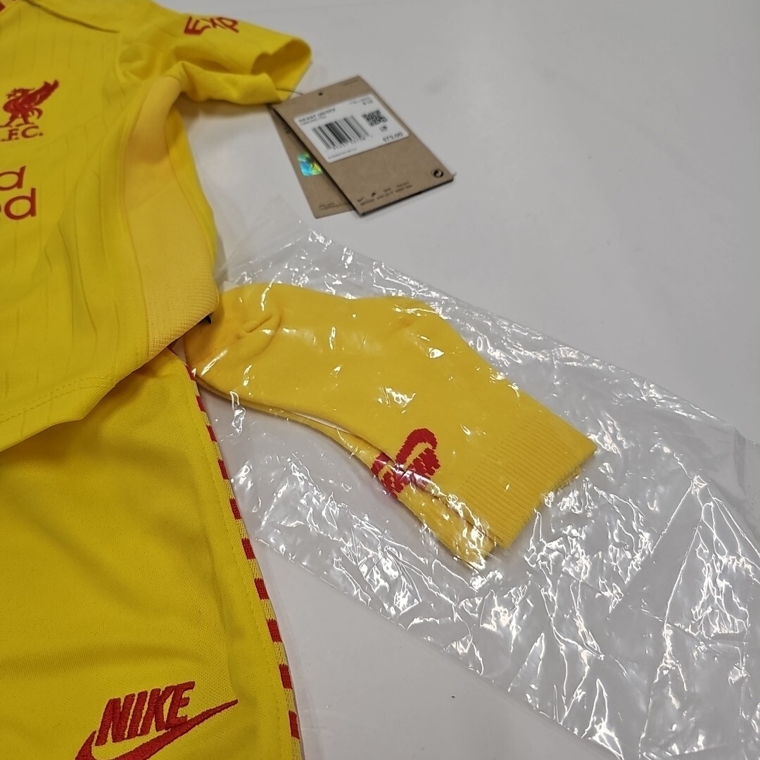 Liverpool Nike 22/23 Away Entire Kit Jersey Shorts Socks Soccer 9