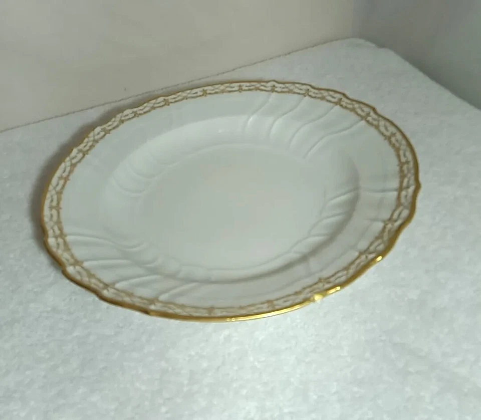 Plato de pastel KPM vintage blanco y dorado de 10 pulgadas Foto 2 de 4