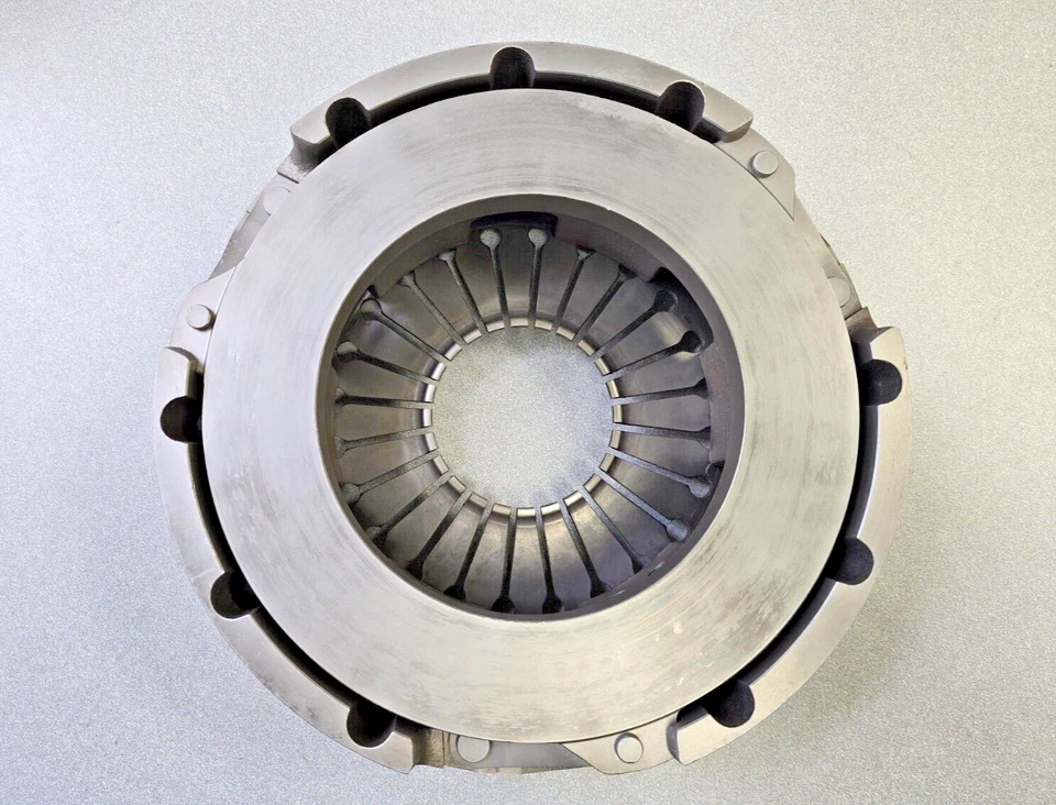 VERY NICE ORIGINAL SACHS 240 mm PORSCHE 930 TURBO CLUTCH PRESSURE PLATE 78-88 #1 - Image 3 of 4