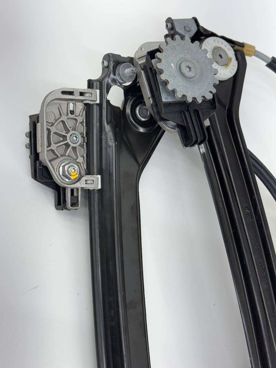 2014-2016 Maserati Ghibli Rear Right Side Door Window Regulator w/ Motor 425