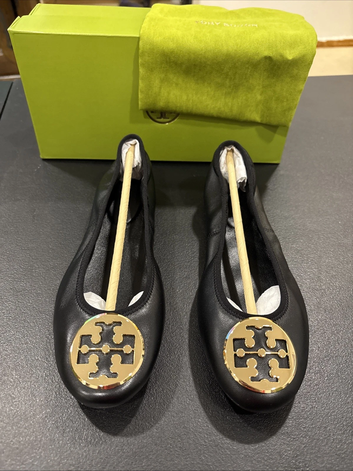 New! Womens Tory Burch Reva Travel Perfect Black / Gold Ballet Flats. Size 7