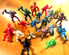 1950s  AJAX  ARCHER HARD PLASTIC SPACEMAN  ASTRONAUTS  4" LOT OF 19 TRUE VINTAGE