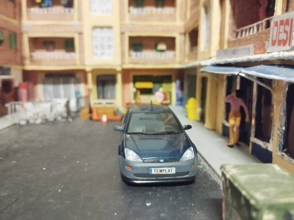 Ford Focus CLX mk1 1999 - IXO Salvat - 1/43 modificado efecto reparado - Imagen 2 de 4